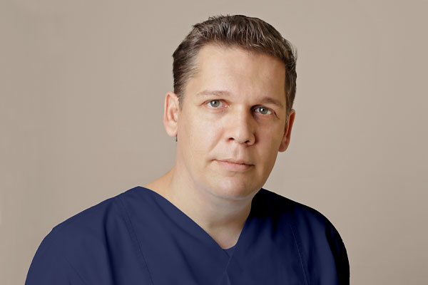 Dr. medic. Dr. medic. stom. Manfred Gehl | MKG Olching Dieses Bild zeigt unseren Dr. Manfred Gehl